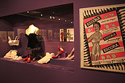 Ausstellung Mode sprengt Mieder - Silhouettenwechsel im Münchenr Stadtmuseum (Foto: Martin Schmitz)